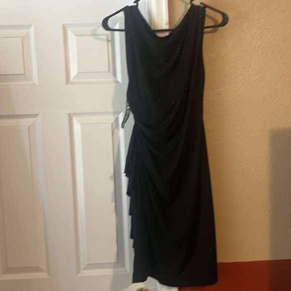 Dress - Picture 6 of 7